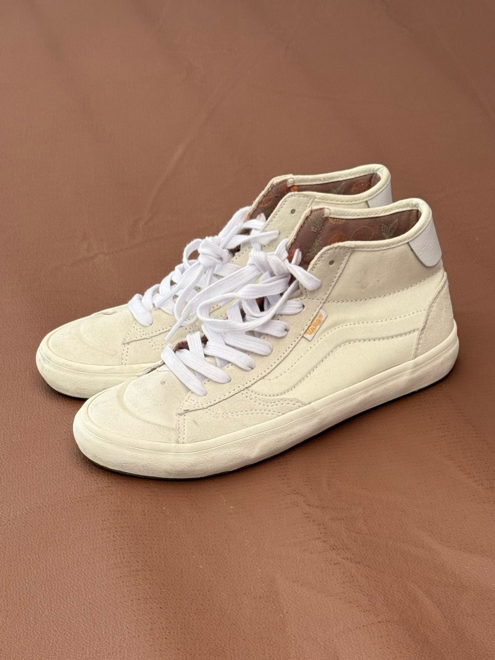 Vans Mid Top Lisa Frank Cream White Sneakers Women’s 8.5 EU 39 Good Condition